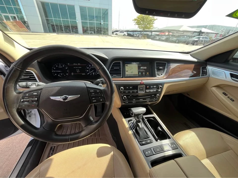 2018 Hyundai Genesis - Image 8 of 10
