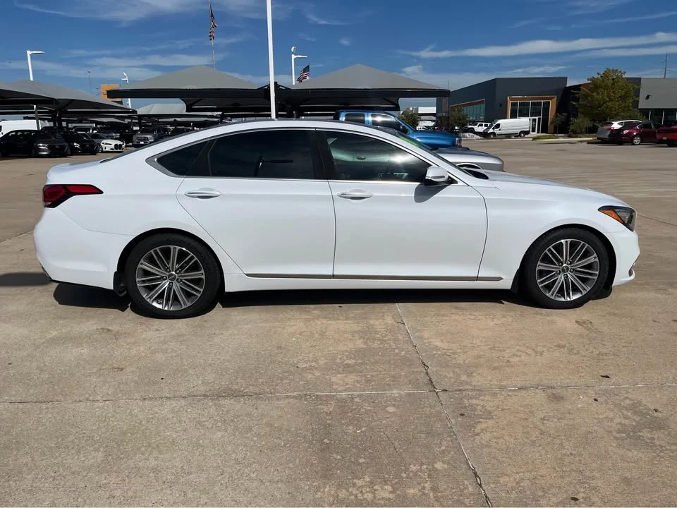 2018 Hyundai Genesis - Image 4 of 10