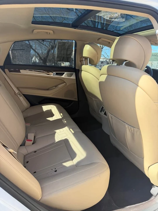 2018 Hyundai Genesis - Image 9 of 18