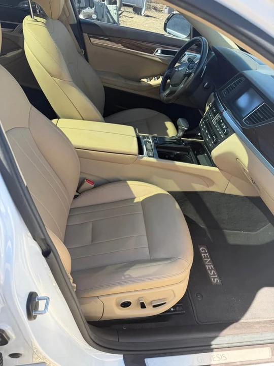 2018 Hyundai Genesis - Image 5 of 18