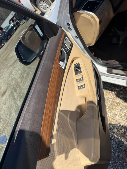 2018 Hyundai Genesis - Image 11 of 18
