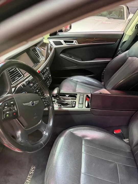 2018 Hyundai Genesis - Image 8 of 12