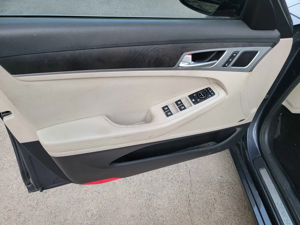 2018 Hyundai Genesis - Image 8 of 12
