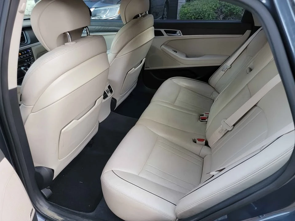 2018 Hyundai Genesis - Image 11 of 12