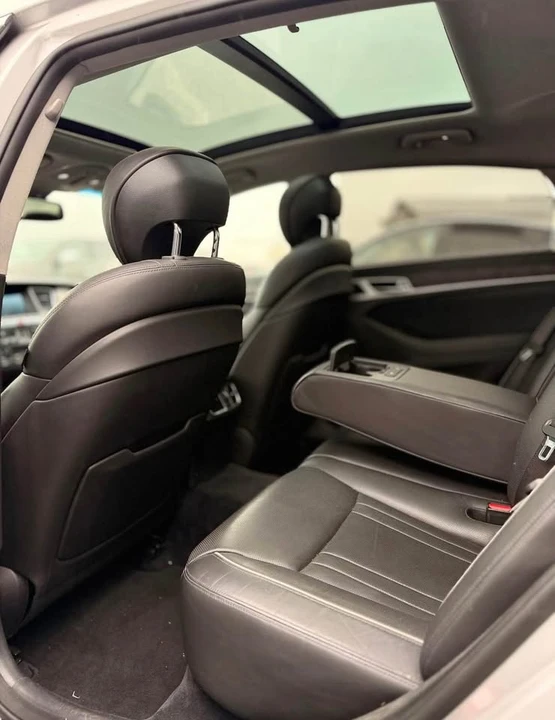 2018 Hyundai Genesis - Image 5 of 5