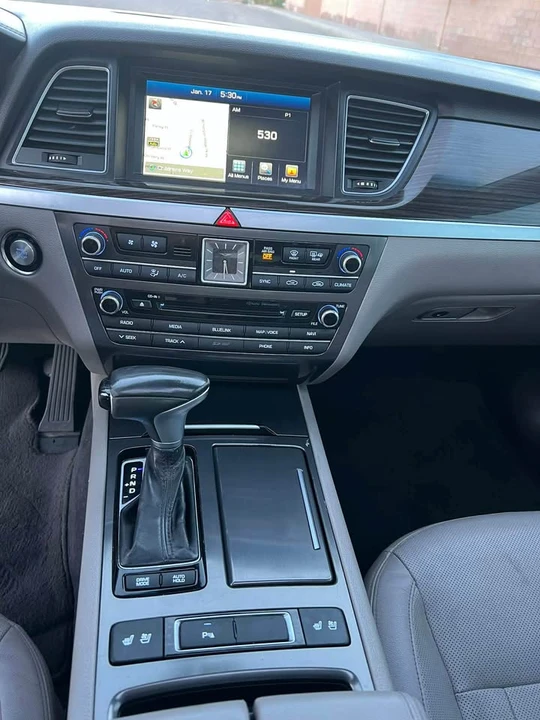 2018 Hyundai Genesis - Image 11 of 16
