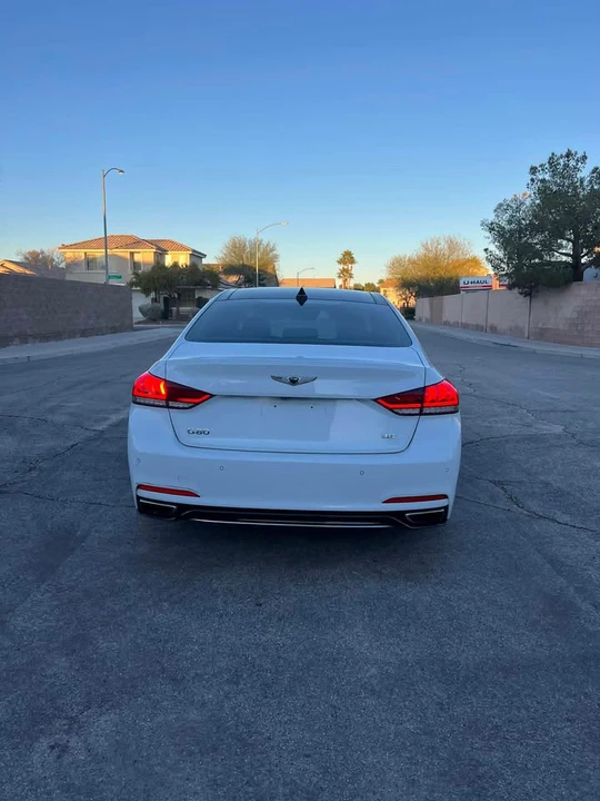 2018 Hyundai Genesis - Image 2 of 16