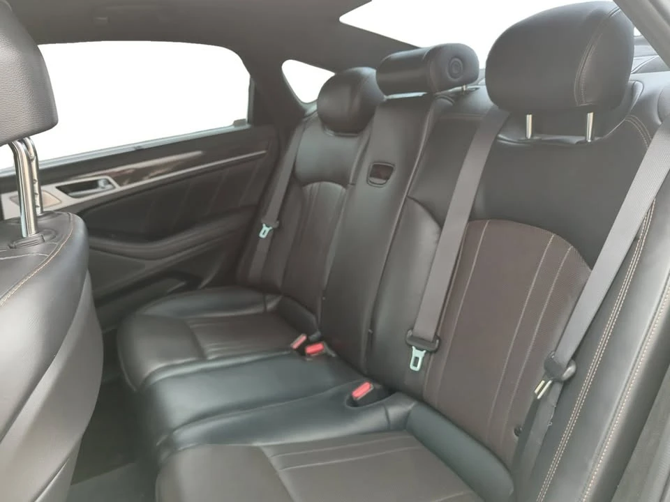 2018 Hyundai Genesis - Image 15 of 15
