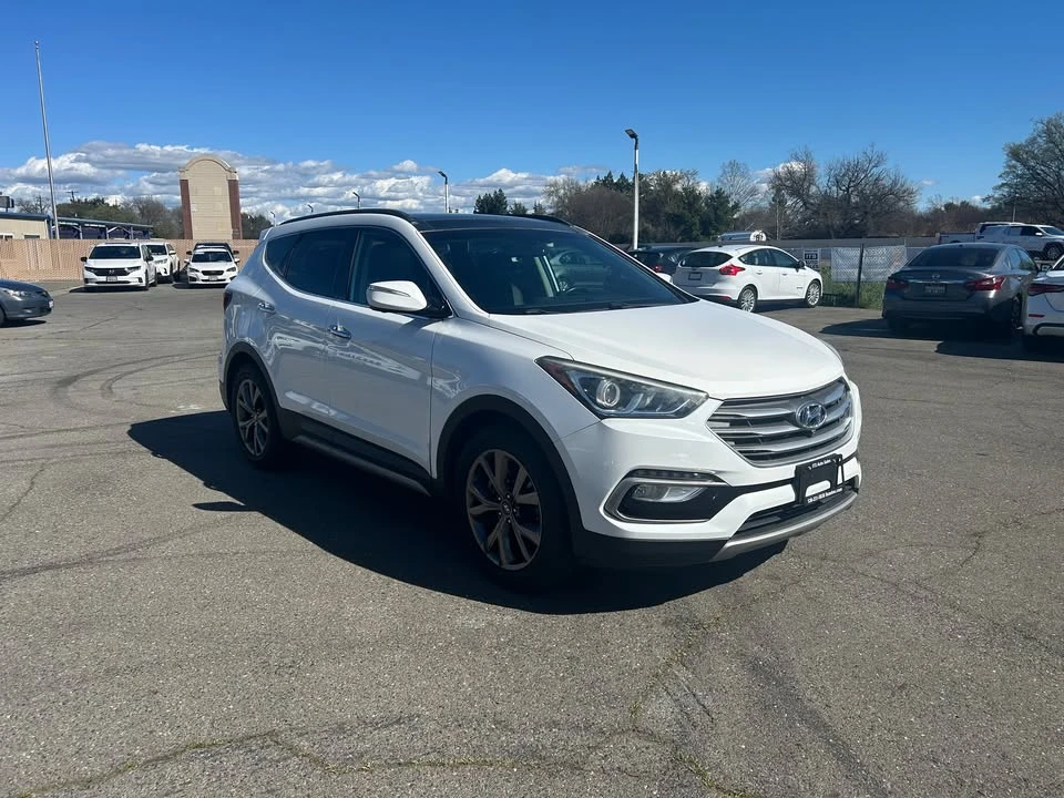 2018 Hyundai Santa Fe - Image 4 of 19
