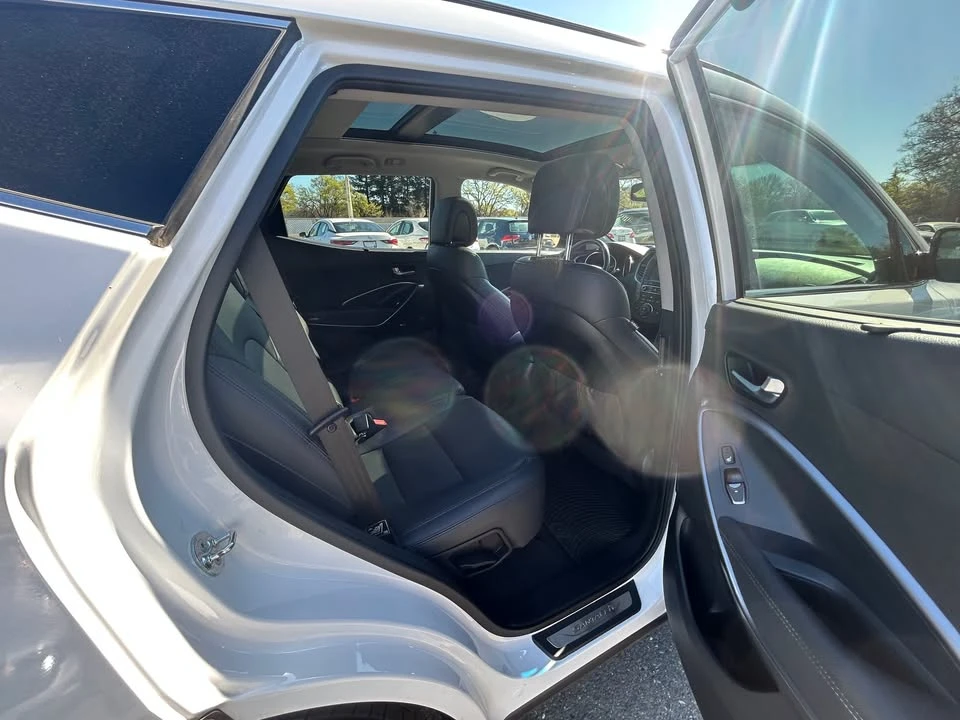 2018 Hyundai Santa Fe - Image 12 of 19