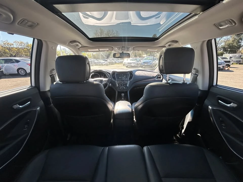 2018 Hyundai Santa Fe - Image 14 of 19
