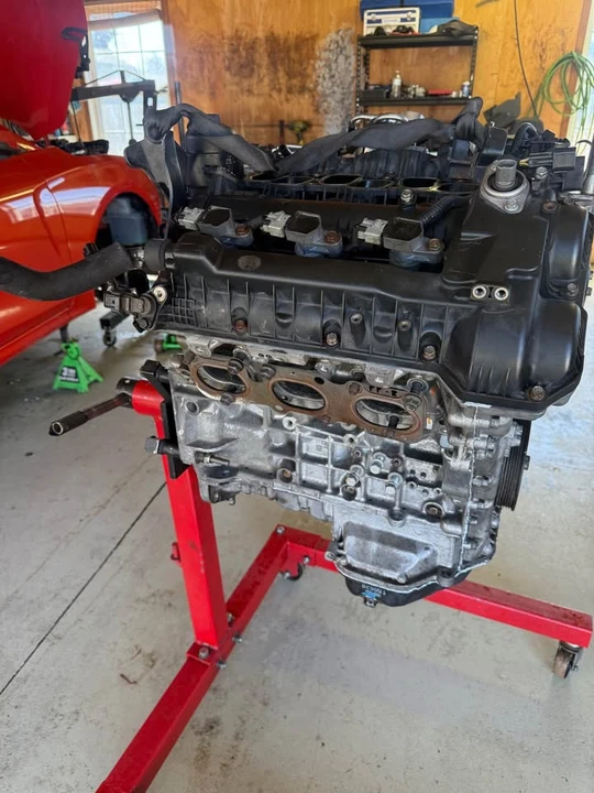 2018 Hyundai Santa Fe - Image 2 of 8