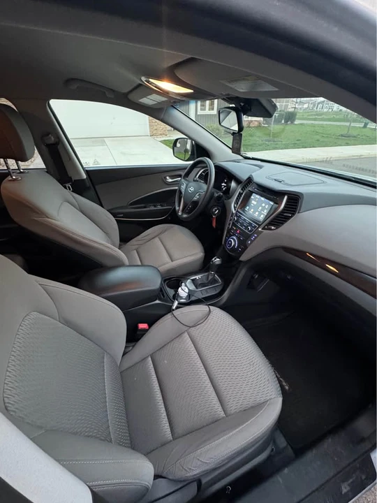 2018 Hyundai Santa Fe - Image 8 of 10