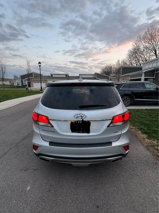 2018 Hyundai Santa Fe - Image 6 of 10