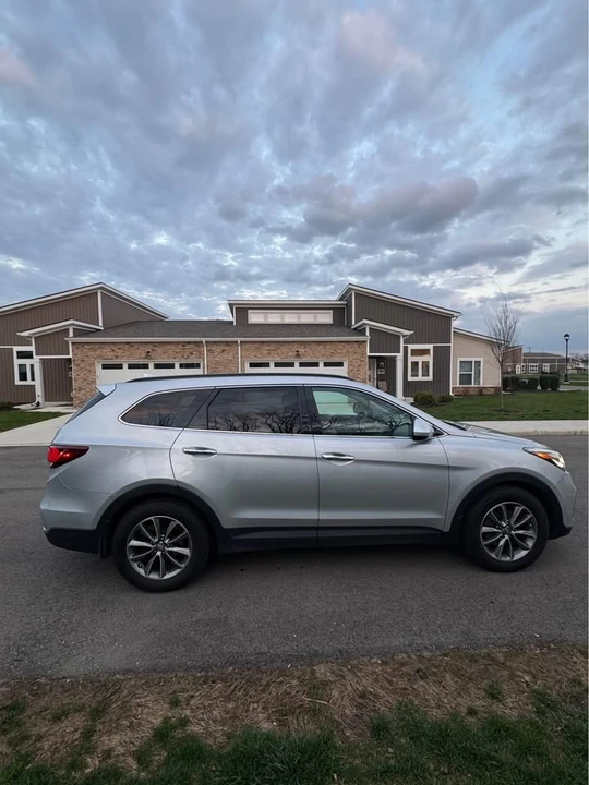 2018 Hyundai Santa Fe - Image 7 of 10