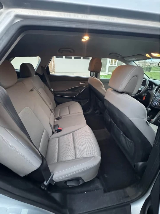 2018 Hyundai Santa Fe - Image 9 of 10