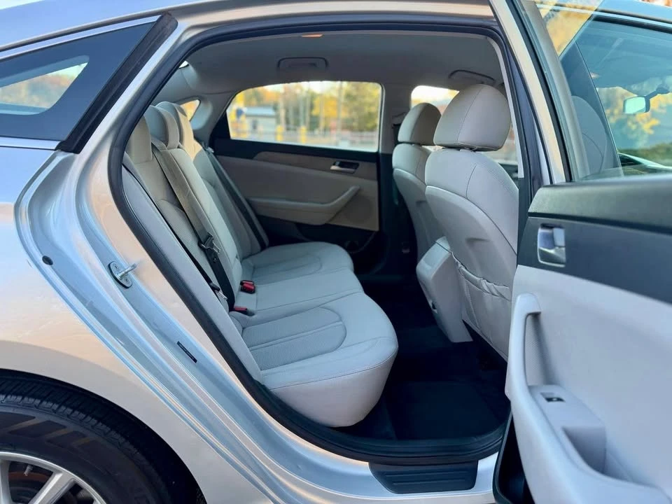 2018 Hyundai Sonata - Image 19 of 20