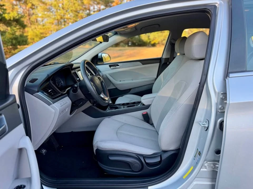 2018 Hyundai Sonata - Image 10 of 20