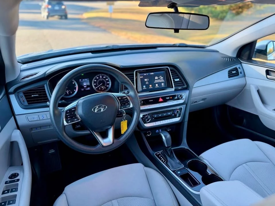 2018 Hyundai Sonata - Image 11 of 20