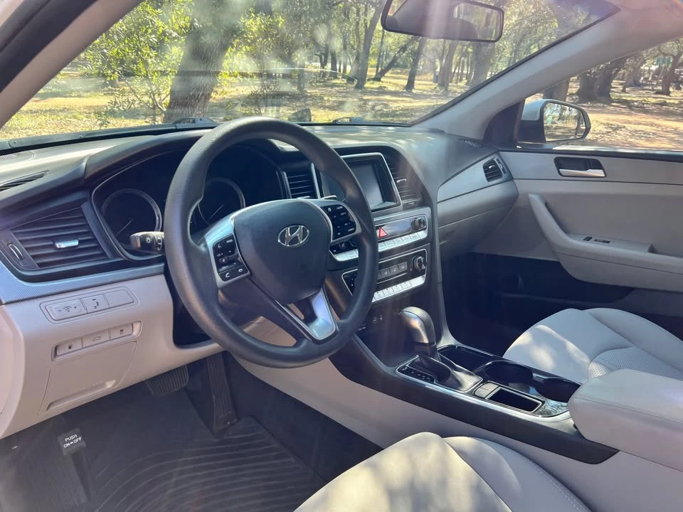 2018 Hyundai Sonata - Image 2 of 8