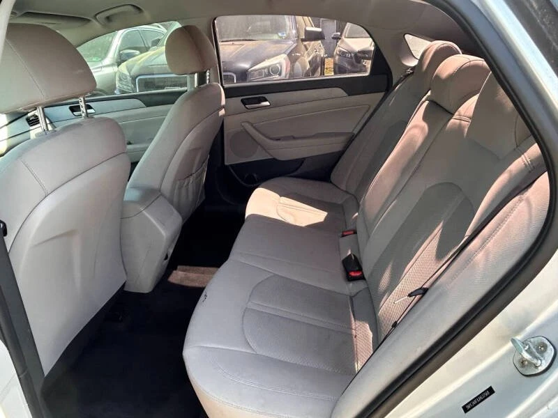 2018 Hyundai Sonata - Image 5 of 10