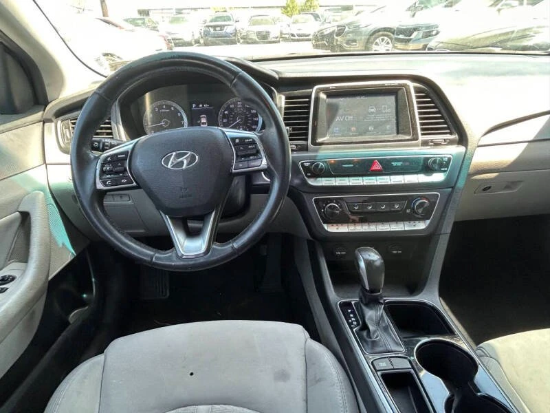 2018 Hyundai Sonata - Image 6 of 10