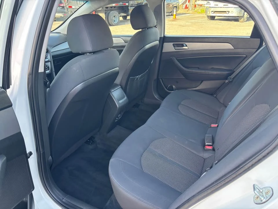 2018 Hyundai Sonata - Image 2 of 10