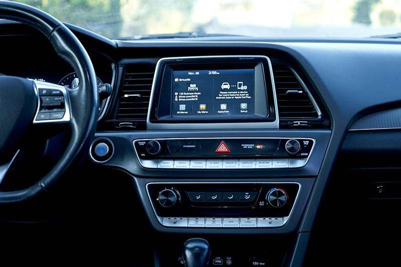 2018 Hyundai Sonata - Image 16 of 18