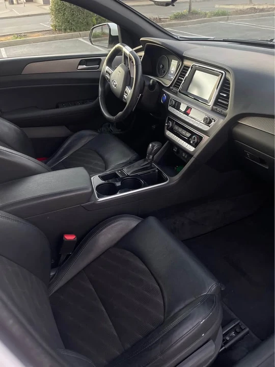 2018 Hyundai Sonata - Image 11 of 16