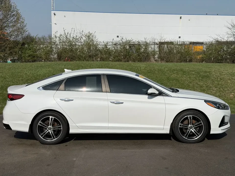 2018 Hyundai Sonata - Image 5 of 19