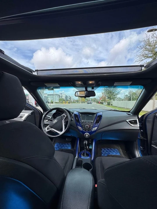 2018 Hyundai Veloster - Image 5 of 11