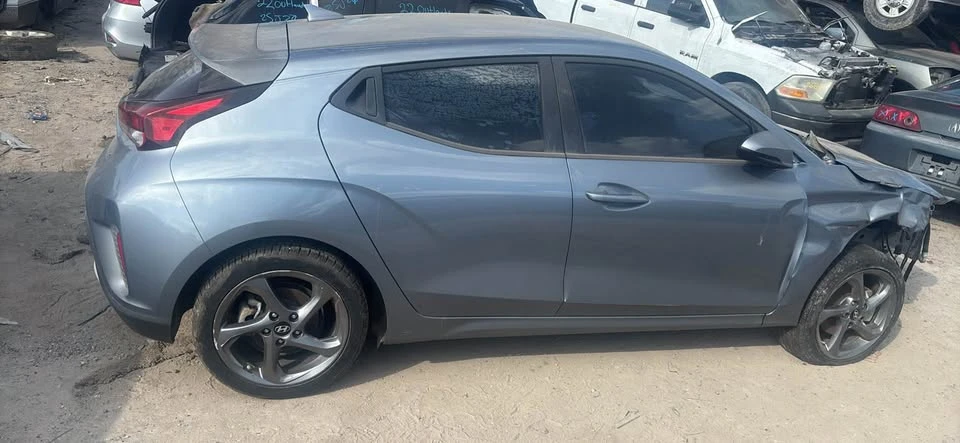 2018 Hyundai Veloster - Image 7 of 9