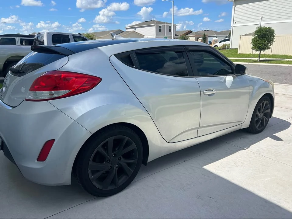 2018 Hyundai Veloster - Image 2 of 3