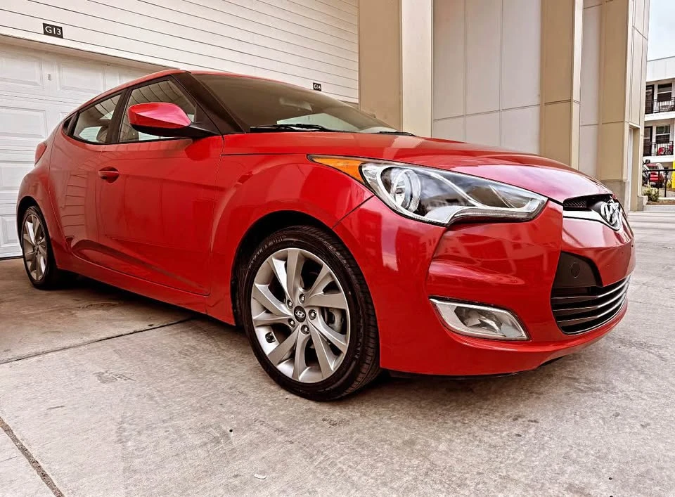2018 Hyundai Veloster - Image 2 of 5