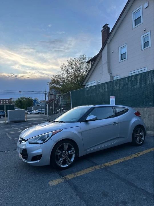 2018 Hyundai Veloster - Image 4 of 15
