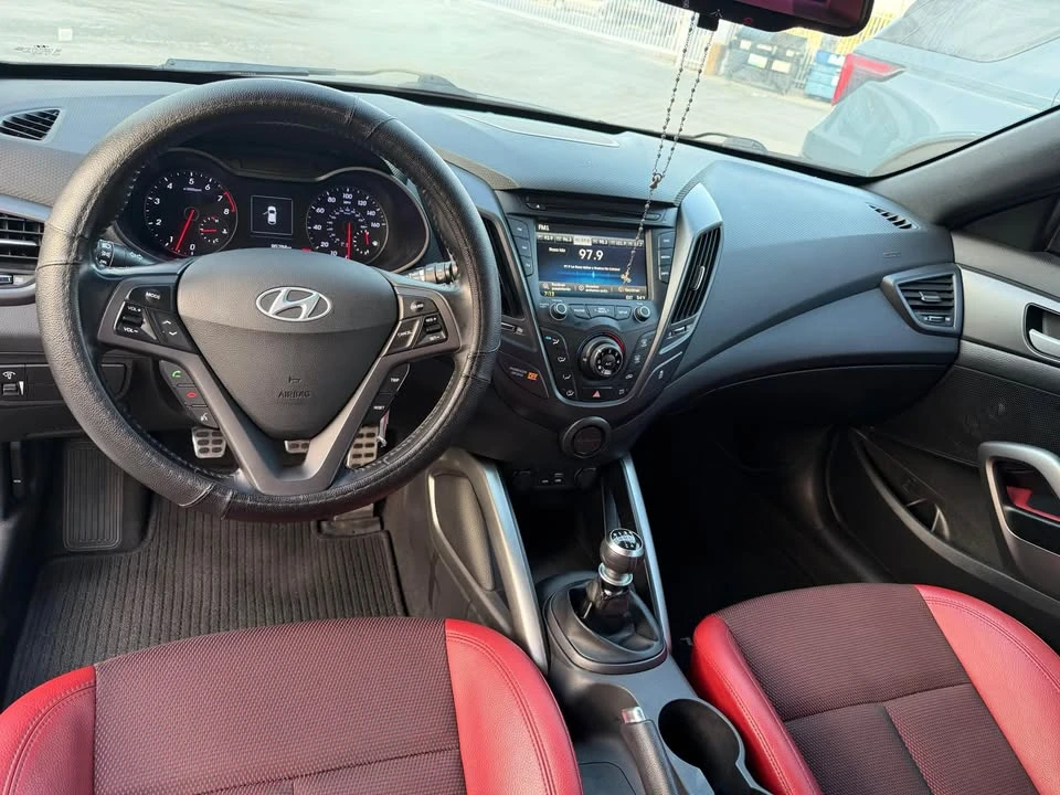 2018 Hyundai Veloster - Image 12 of 13