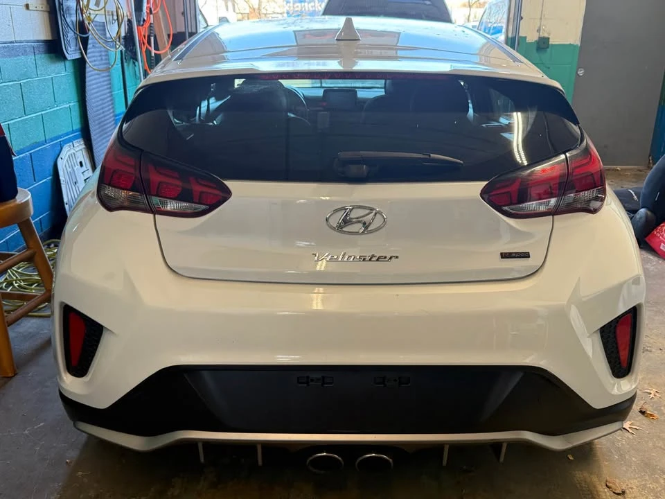 2018 Hyundai Veloster - Image 6 of 11
