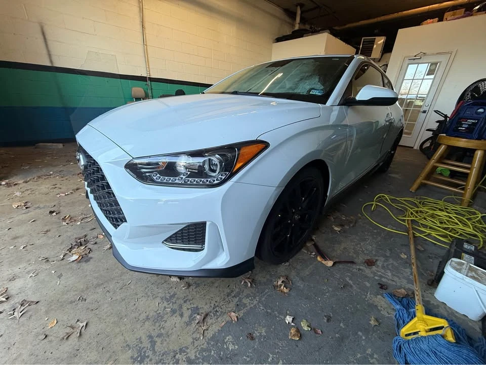 2018 Hyundai Veloster - Image 2 of 11