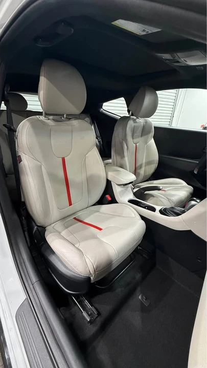 2018 Hyundai Veloster - Image 9 of 14