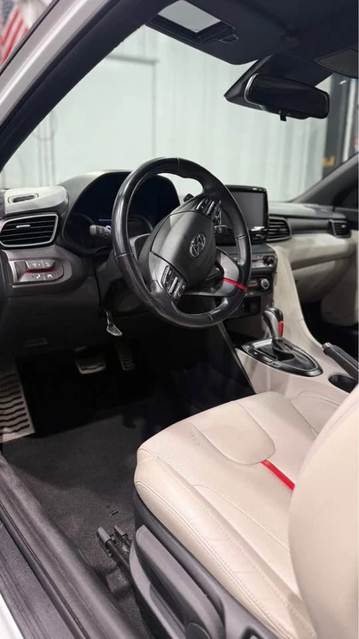 2018 Hyundai Veloster - Image 10 of 14