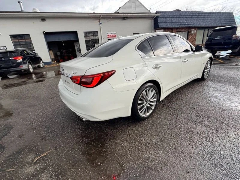2018 Infiniti Q50 - Image 9 of 12