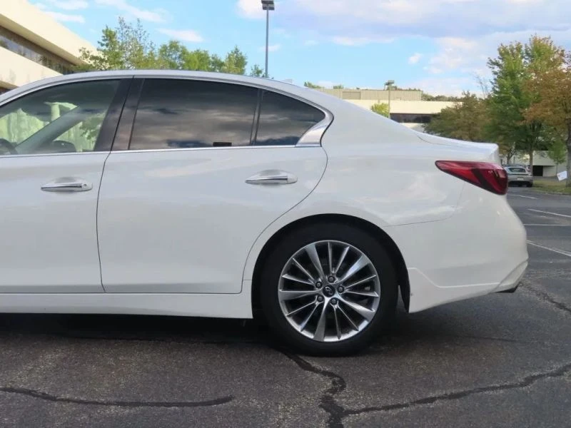2018 Infiniti Q50 - Image 10 of 12