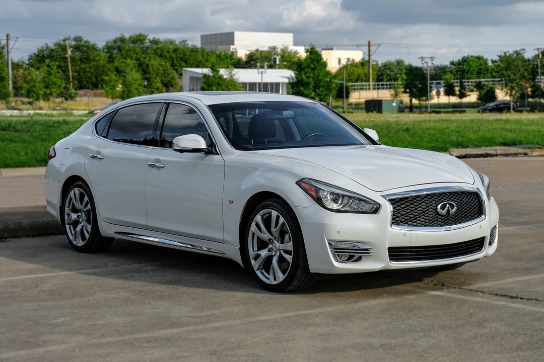 2018 Infiniti M/Q70 4th Gen - Image 10 of 31