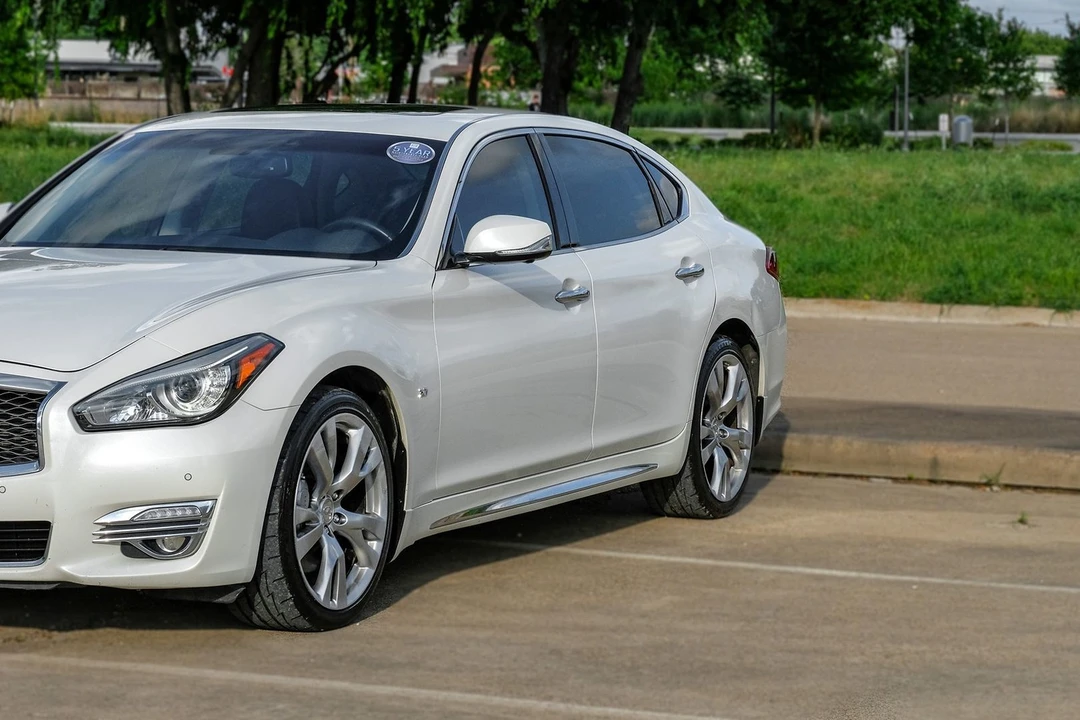 2018 Infiniti M/Q70 4th Gen - Image 8 of 31