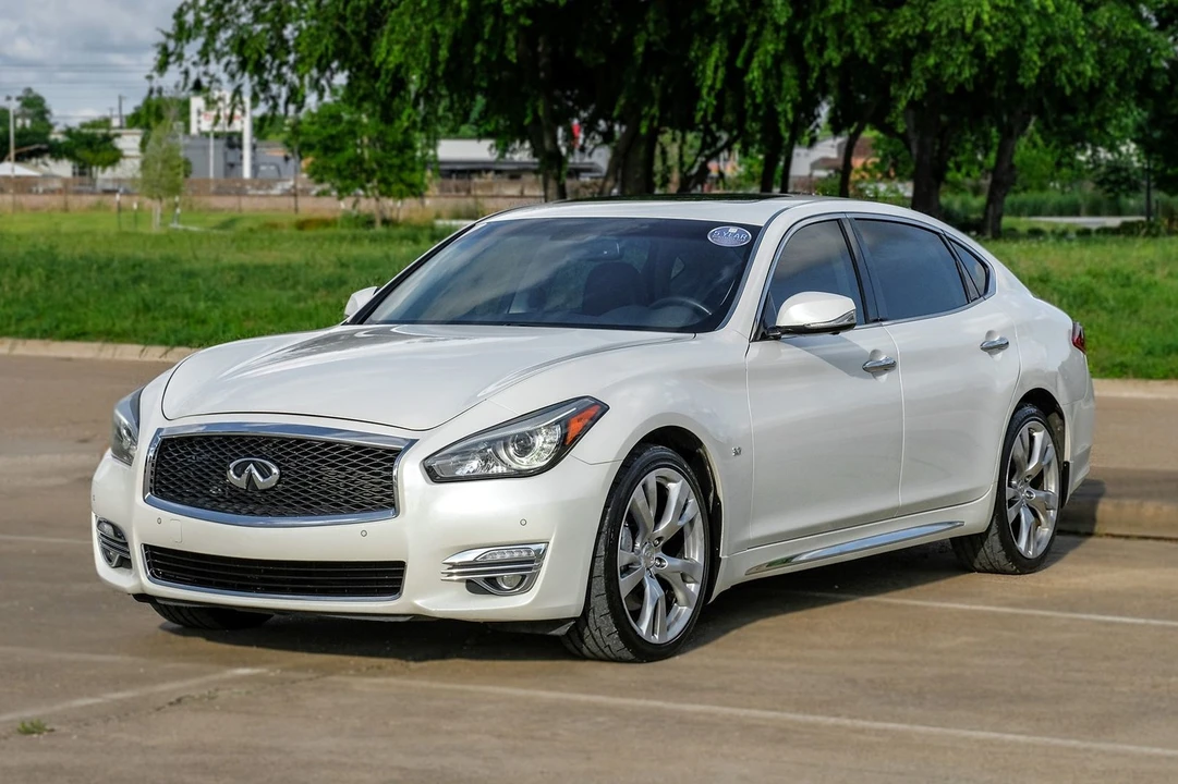 2018 Infiniti M/Q70 4th Gen - Image 3 of 31