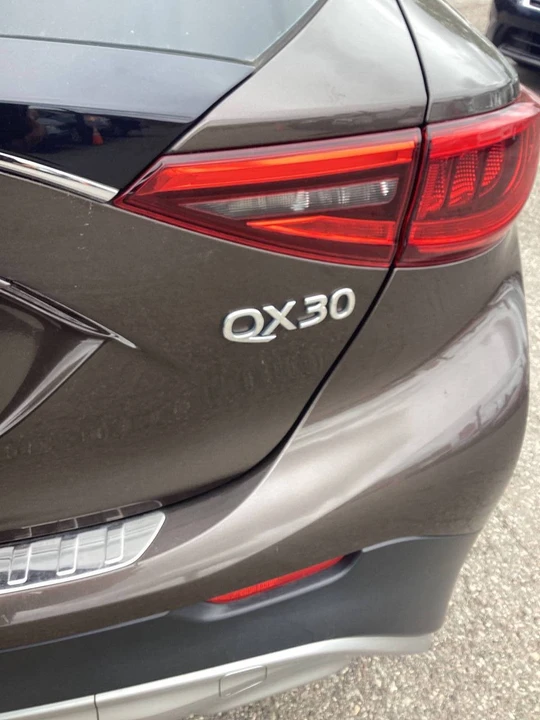 2018 Infiniti QX30 - Image 15 of 21