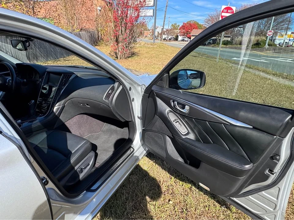 2018 Infiniti Q50 - Image 10 of 12