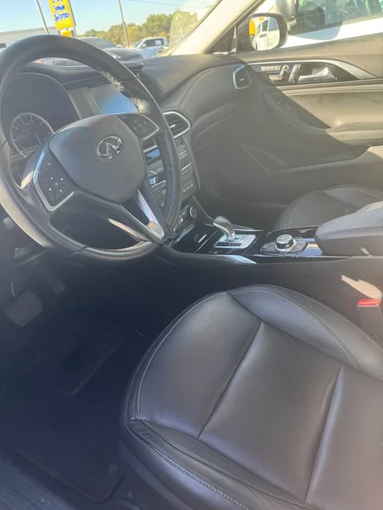 2018 Infiniti QX30 - Image 2 of 5