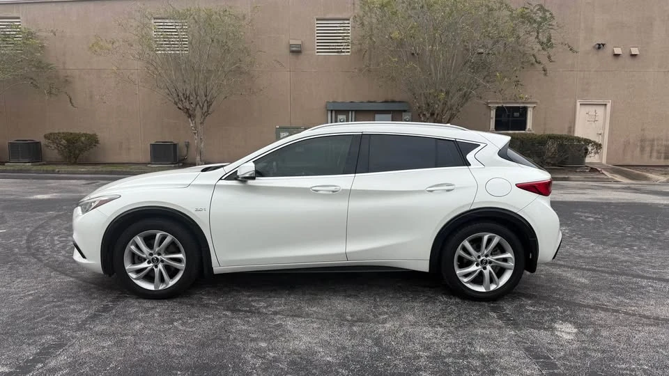 2018 Infiniti QX30 - Image 2 of 17