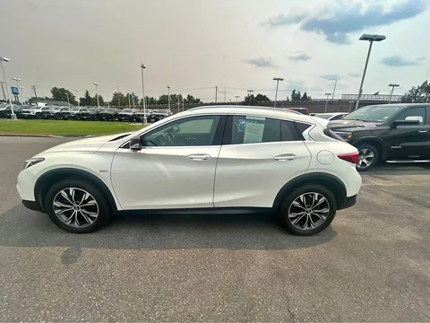 2018 Infiniti QX30 Luxury